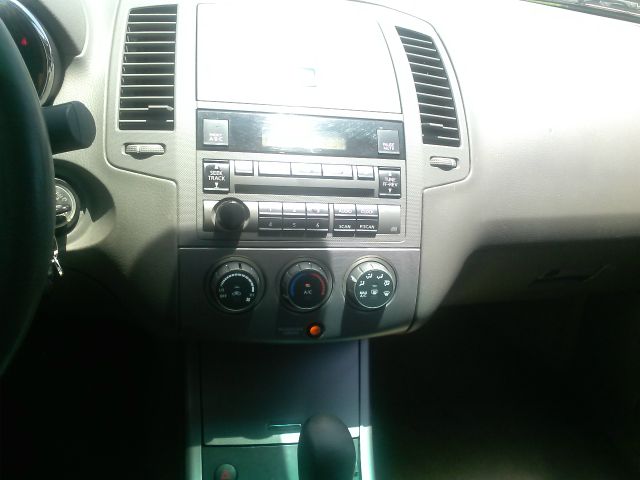 Nissan Altima 2005 photo 2