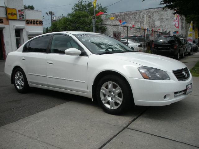 Nissan Altima 2005 photo 2