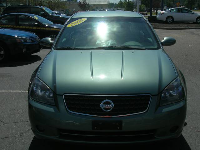 Nissan Altima 2005 photo 2