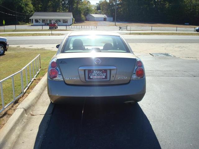 Nissan Altima 2005 photo 1