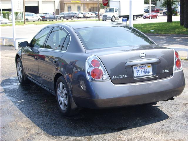 Nissan Altima 2005 photo 2