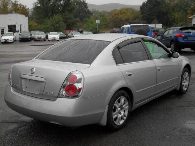 Nissan Altima 2005 photo 2