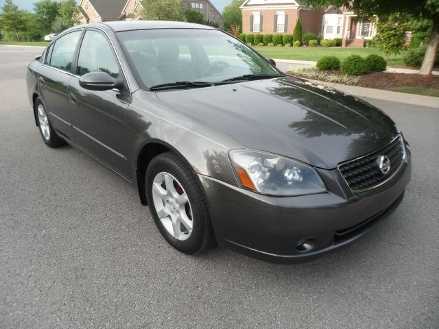 Nissan Altima 2005 photo 2