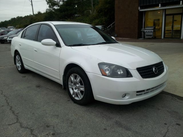 Nissan Altima 2005 photo 2