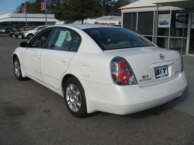 Nissan Altima 2005 photo 2