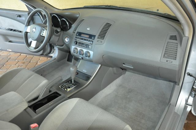 Nissan Altima 2005 photo 13