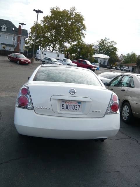 Nissan Altima 2005 photo 2