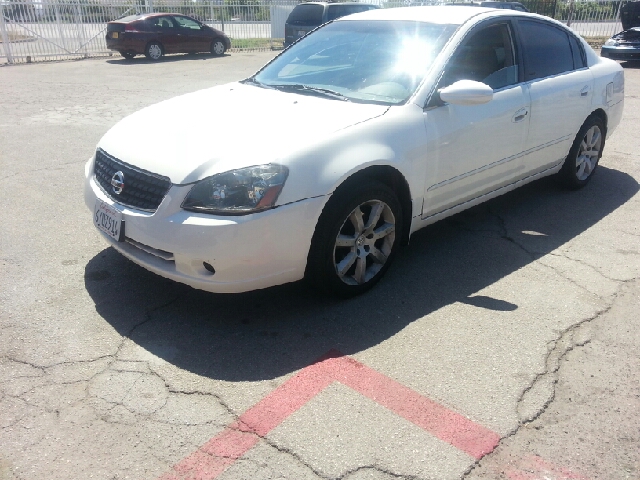 Nissan Altima 2005 photo 2