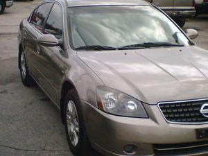 Nissan Altima 2005 photo 2