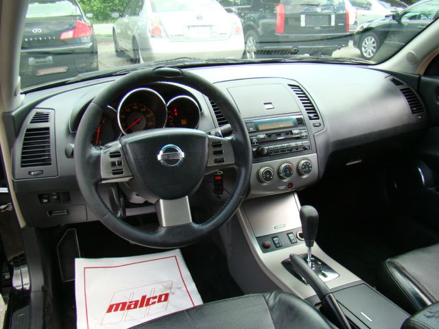 Nissan Altima SLT Quad Cab 2WD Sedan