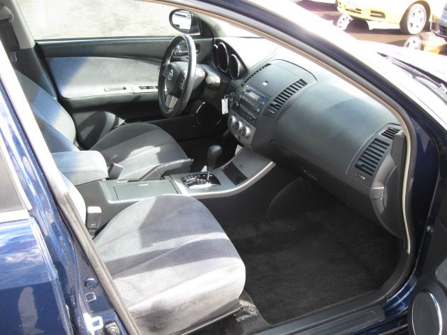 Nissan Altima 2005 photo 2