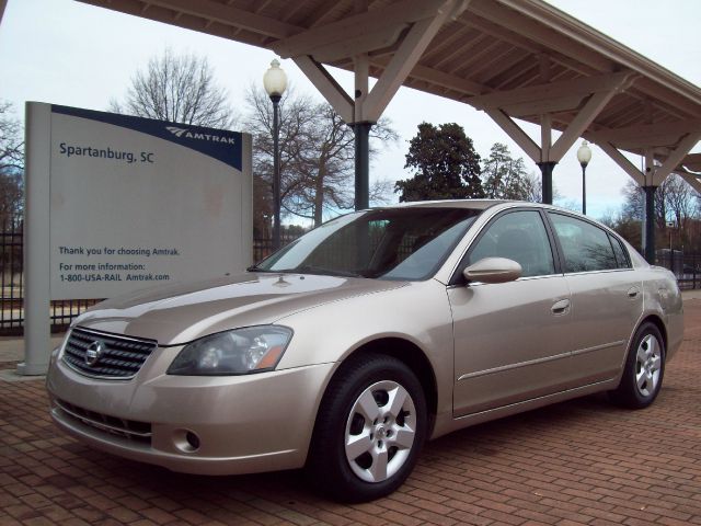 Nissan Altima 2005 photo 2