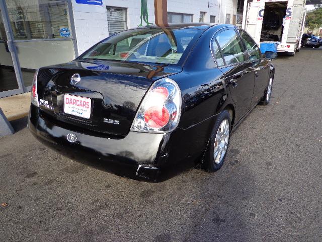 Nissan Altima 2005 photo 2