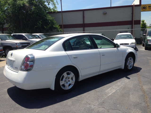 Nissan Altima 2005 photo 2