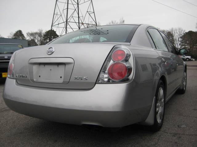 Nissan Altima 2005 photo 2