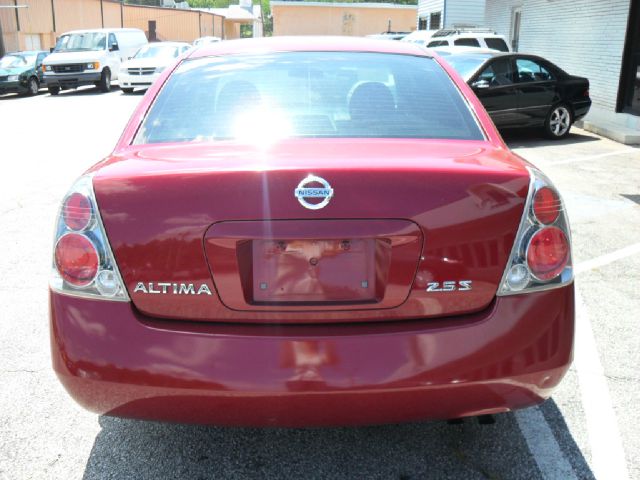 Nissan Altima 2005 photo 2