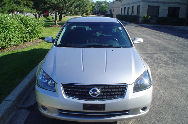 Nissan Altima 2005 photo 2