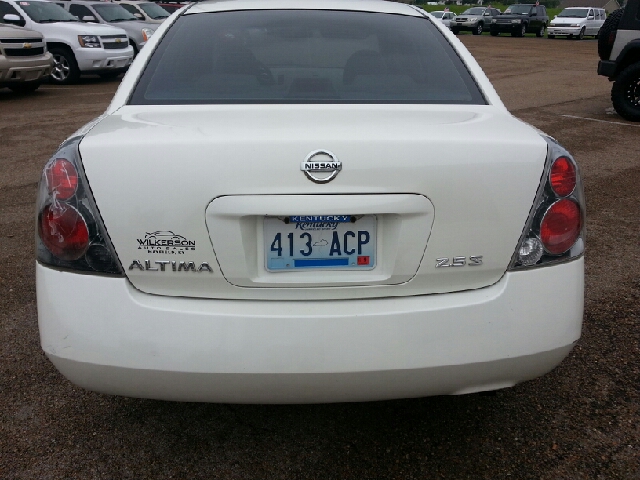 Nissan Altima Pickupslt Quad Cab SWB 4WD 4x4 Truck Sedan