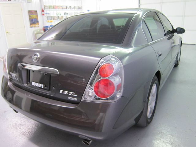 Nissan Altima ST Pickup 4D 5 1/2 Ft Sedan