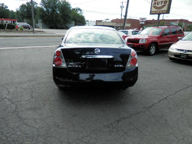 Nissan Altima Pickupslt Quad Cab SWB 4WD 4x4 Truck Sedan