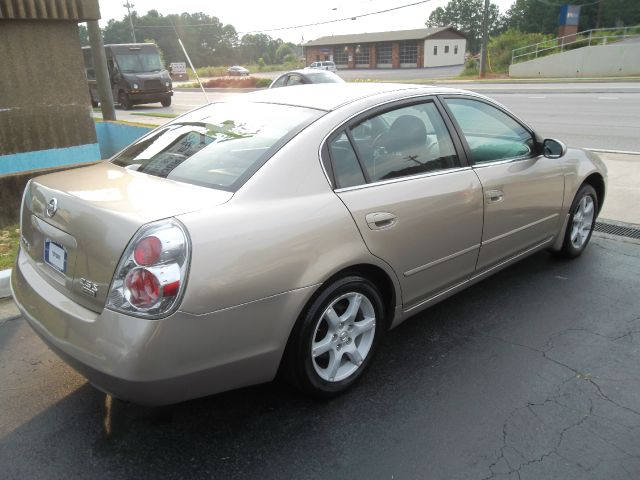 Nissan Altima Pickupslt Quad Cab SWB 4WD 4x4 Truck Sedan