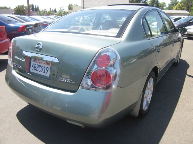 Nissan Altima 2006 photo 14