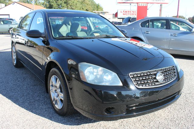 Nissan Altima Pickupslt Quad Cab SWB 4WD 4x4 Truck Sedan