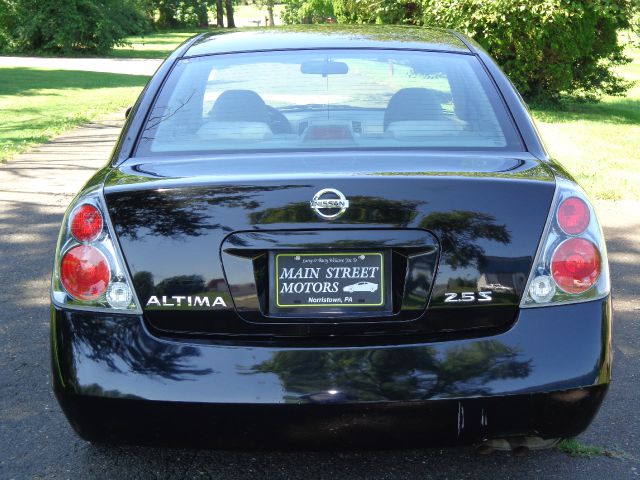 Nissan Altima Pickupslt Quad Cab SWB 4WD 4x4 Truck Sedan