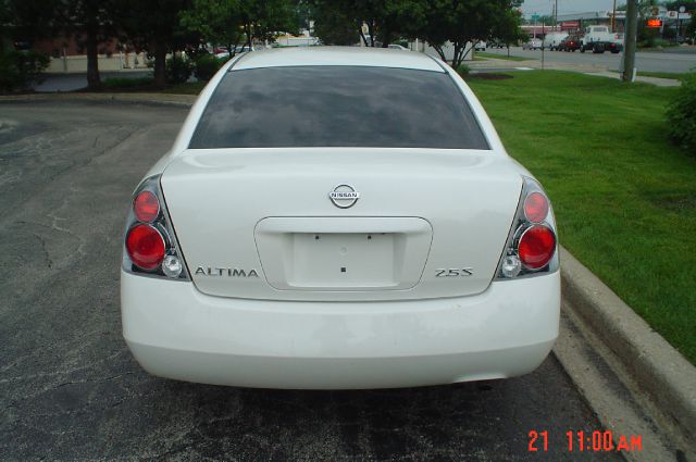 Nissan Altima Pickupslt Quad Cab SWB 4WD 4x4 Truck Sedan