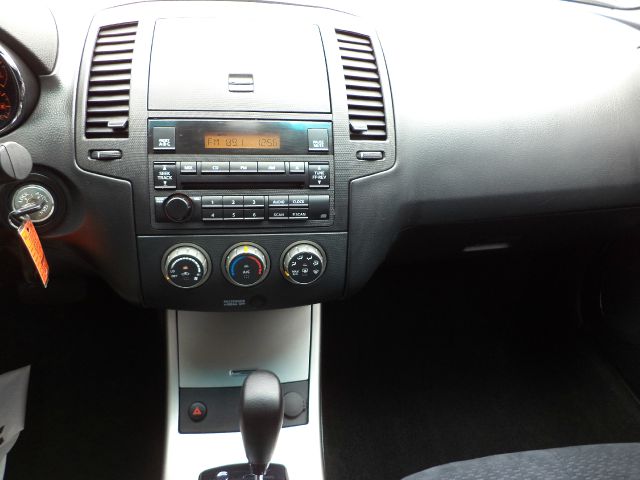 Nissan Altima 2006 photo 16