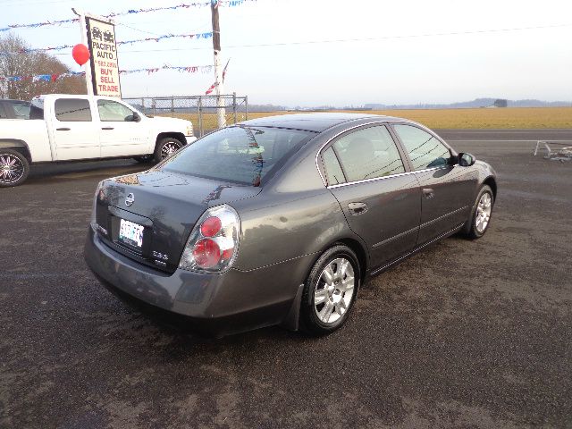 Nissan Altima XR Sedan