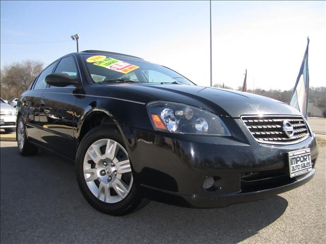 Nissan Altima FWD 4dr LT W/1lt Sedan