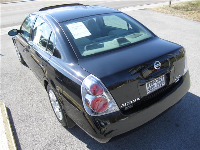 Nissan Altima 2006 photo 1