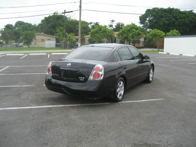 Nissan Altima Pickupslt Quad Cab SWB 4WD 4x4 Truck Sedan