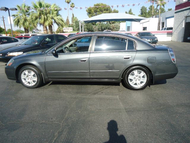 Nissan Altima Pickupslt Quad Cab SWB 4WD 4x4 Truck Sedan