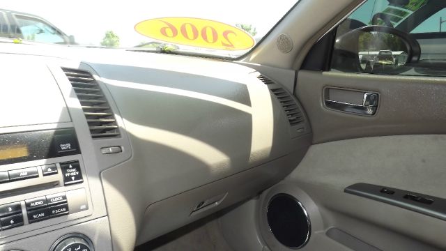 Nissan Altima 2006 photo 2