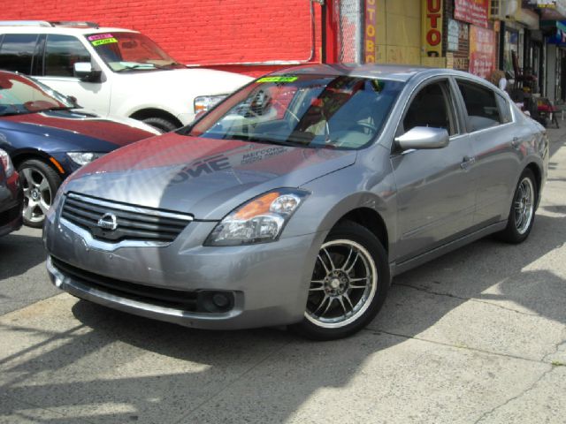 Nissan Altima Pickupslt Quad Cab SWB 4WD 4x4 Truck Sedan