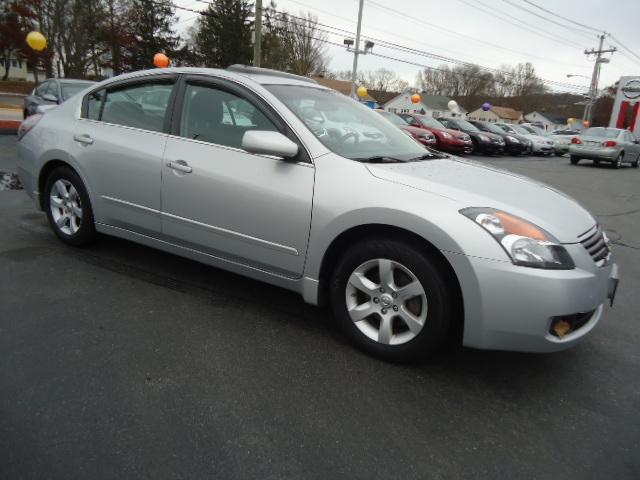 Nissan Altima Pickupslt Quad Cab SWB 4WD 4x4 Truck Sedan