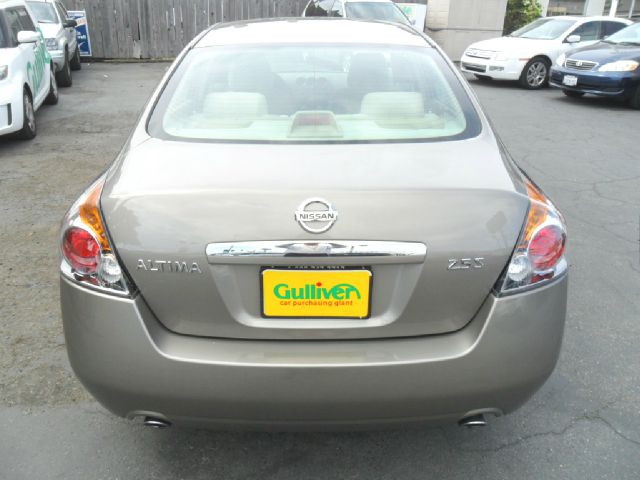 Nissan Altima Pickupslt Quad Cab SWB 4WD 4x4 Truck Sedan