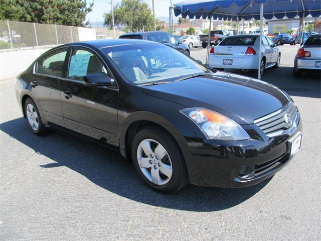 Nissan Altima Pickupslt Quad Cab SWB 4WD 4x4 Truck Sedan