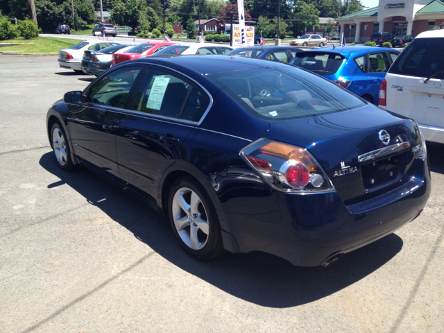 Nissan Altima LE Sedan