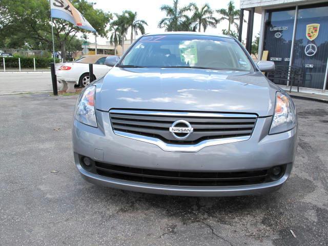 Nissan Altima 2007 photo 1