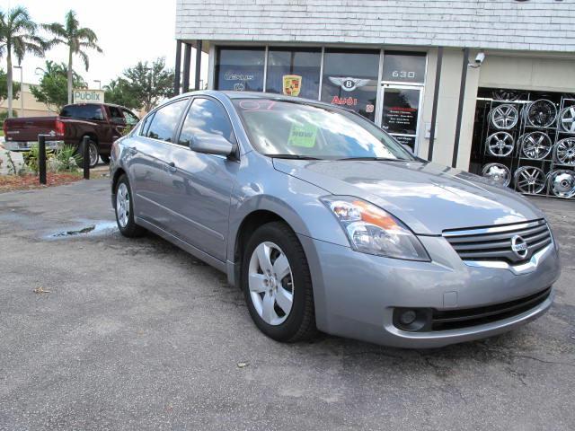 Nissan Altima 2007 photo 2