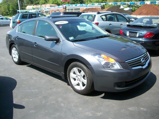 Nissan Altima Pickupslt Quad Cab SWB 4WD 4x4 Truck Sedan