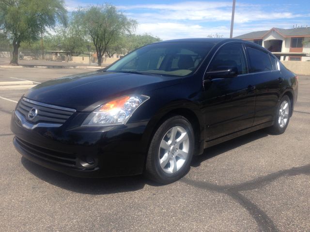 Nissan Altima SLT Quad Cab 2WD Sedan