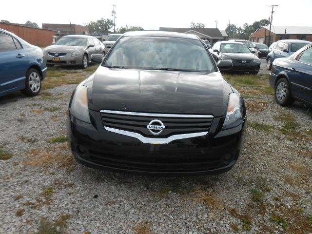 Nissan Altima Pickupslt Quad Cab SWB 4WD 4x4 Truck Sedan