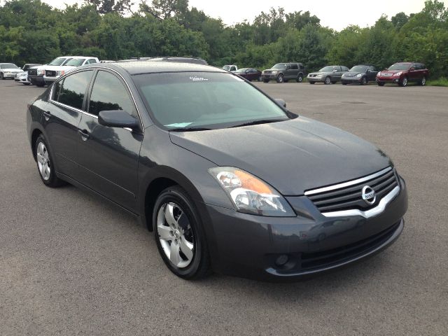 Nissan Altima Pickupslt Quad Cab SWB 4WD 4x4 Truck Sedan