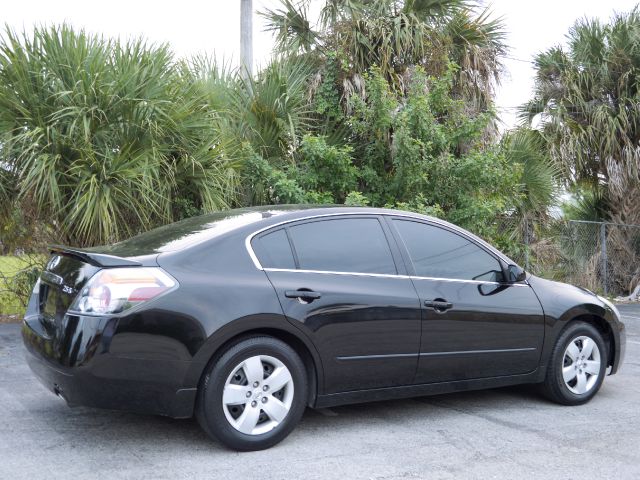 Nissan Altima Pickupslt Quad Cab SWB 4WD 4x4 Truck Sedan