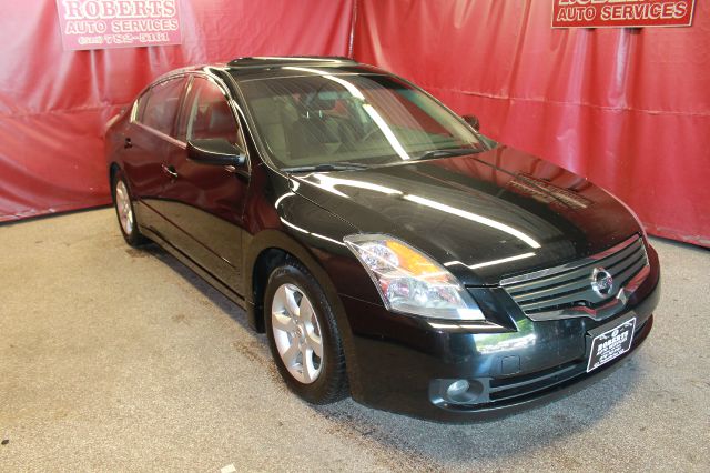 Nissan Altima Pickupslt Quad Cab SWB 4WD 4x4 Truck Sedan