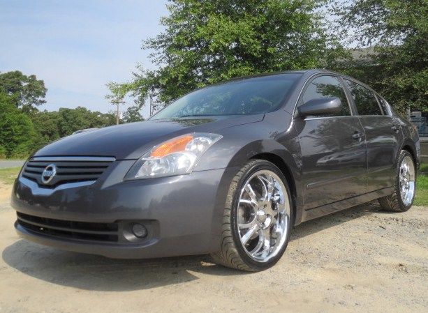 Nissan Altima Pickupslt Quad Cab SWB 4WD 4x4 Truck Sedan